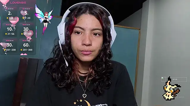 Snapshot of Lovelyamyy chatting on 10.22.25 Lovelyamyy online show from 10.22.25