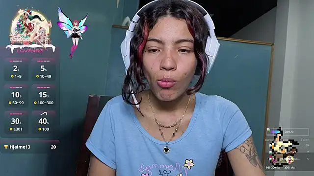 Snapshot of Lovelyamyy chatting on 11.14.25 Lovelyamyy online show from 11.14.25