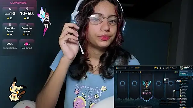 Snapshot of Lovelyamyy chatting on 11.19.25 Lovelyamyy online show from 11.19.25