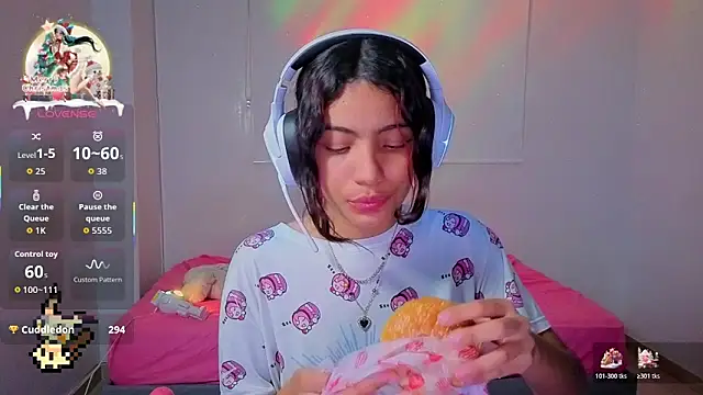 Snapshot of Lovelyamyy chatting on 12.04.25 Lovelyamyy online show from 12.04.25