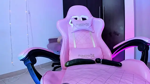 Snapshot of Sophie_Heart chatting on 02.06.25 Sophie Heart online show from 02.06.25