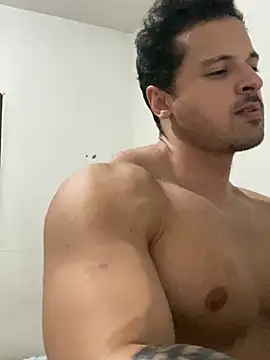 Snapshot of Lucasfit24 chatting on 01.26.25 Lucasfit24 online show from 01.26.25