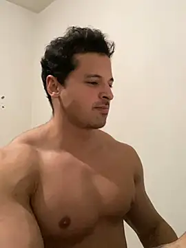 Snapshot of Lucasfit24 chatting on 02.02.25 Lucasfit24 online show from 02.02.25