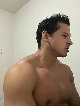 Snapshot of Lucasfit24 chatting on 02.11.25 Lucasfit24 online show from 02.11.25