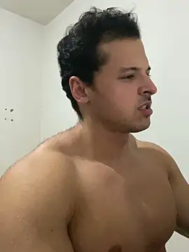 Snapshot of Lucasfit24 chatting on 02.12.25 Lucasfit24 online show from 02.12.25