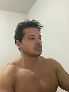 Snapshot of Lucasfit24 chatting on 02.19.25 Lucasfit24 online show from 02.19.25