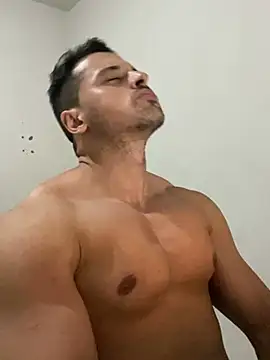 Snapshot of Lucasfit24 chatting on 02.20.25 Lucasfit24 online show from 02.20.25