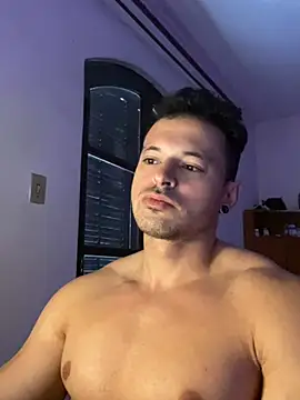 Snapshot of Lucasfit24 chatting on 03.04.25 Lucasfit24 online show from 03.04.25