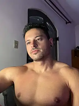 Snapshot of Lucasfit24 chatting on 03.07.25 Lucasfit24 online show from 03.07.25