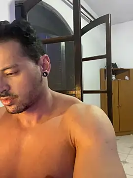 Snapshot of Lucasfit24 chatting on 03.15.25 Lucasfit24 online show from 03.15.25