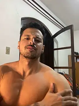 Snapshot of Lucasfit24 chatting on 03.17.25 Lucasfit24 online show from 03.17.25