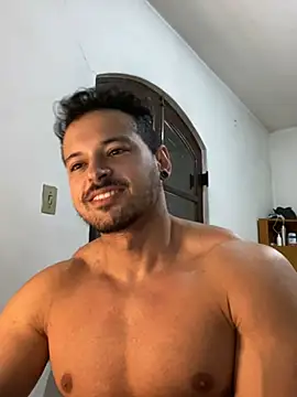 Snapshot of Lucasfit24 chatting on 03.20.25 Lucasfit24 online show from 03.20.25