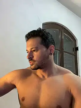 Snapshot of Lucasfit24 chatting on 03.20.25 Lucasfit24 online show from 03.20.25