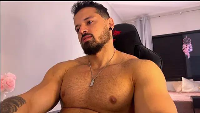 Snapshot of Lucasfit24 chatting on 11.16.25 Lucasfit24 online show from 11.16.25