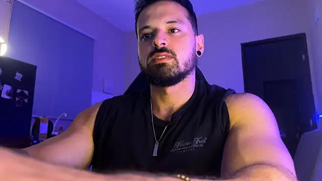 Snapshot of Lucasfit24 chatting on 11.24.25 Lucasfit24 online show from 11.24.25