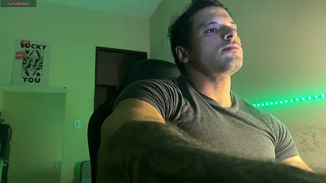 Snapshot of Lucasfit24 chatting on 04.28.26 Lucasfit24 online show from 04.28.26