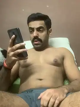 Snapshot of vaibhavchugh38 chatting on 01.14.25 vaibhavchugh38 online show from 01.14.25