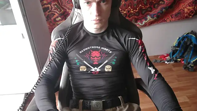 Snapshot of johnny_positive chatting on 11.01.25 johnny positive online show from 11.01.25