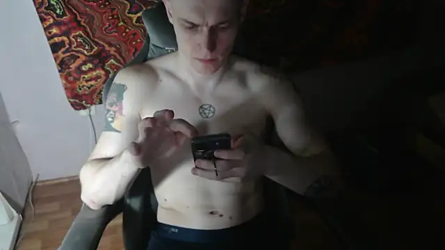 Snapshot of johnny_positive chatting on 11.05.25 johnny positive online show from 11.05.25