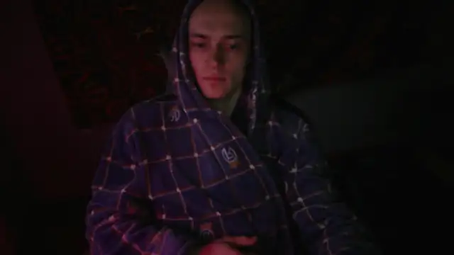 Snapshot of johnny_positive chatting on 11.07.25 johnny positive online show from 11.07.25