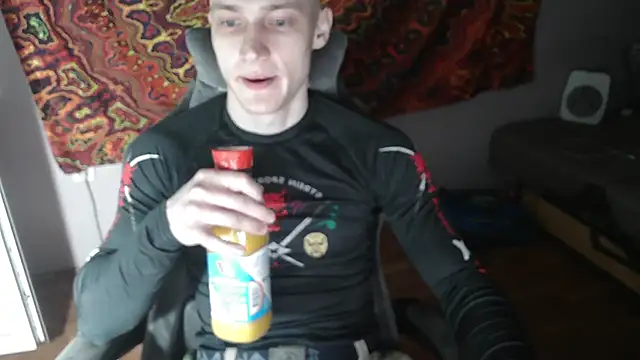 Snapshot of johnny_positive chatting on 11.08.25 johnny positive online show from 11.08.25