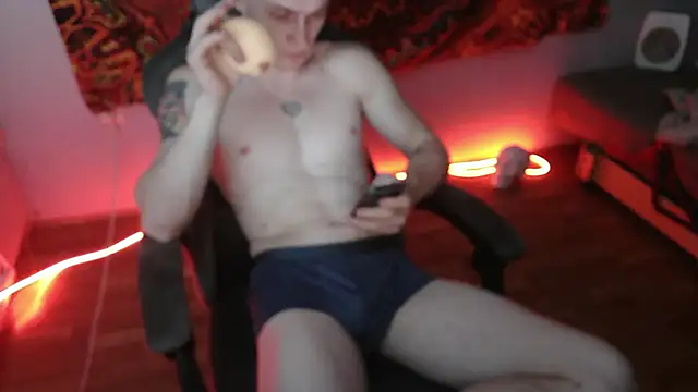 Snapshot of johnny_positive chatting on 11.13.25 johnny positive online show from 11.13.25