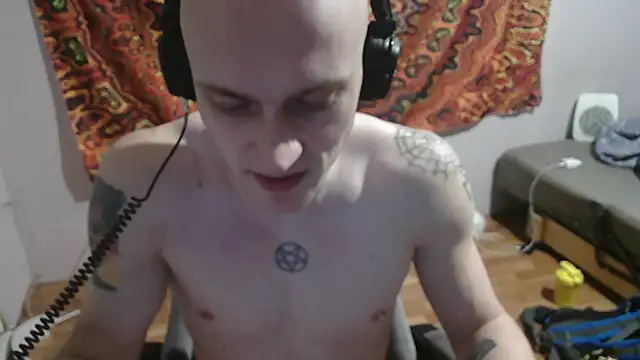 Snapshot of johnny_positive chatting on 11.18.25 johnny positive online show from 11.18.25