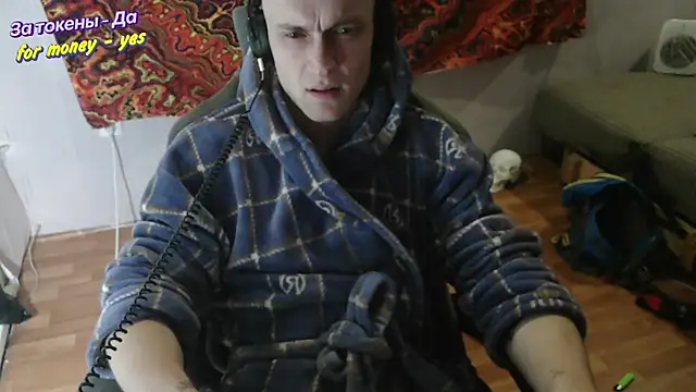 Snapshot of johnny_positive chatting on 12.03.25 johnny positive online show from 12.03.25