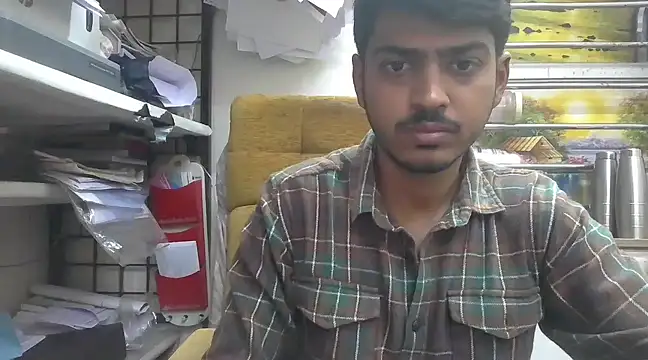 Snapshot of cute_modell chatting on 02.28.25 cute modell online show from 02.28.25