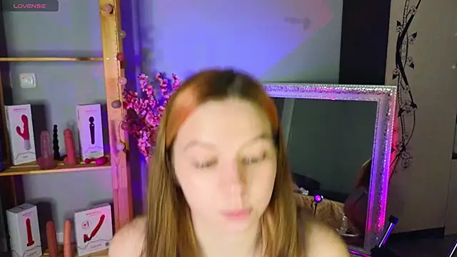 Snapshot of KiraBriis chatting on 02.05.25 KiraBriis online show from 02.05.25