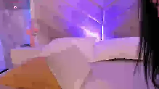 Snapshot of Sara__collins__ chatting on 02.08.25 Sara collins online show from 02.08.25