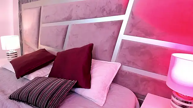 Snapshot of Sara__collins__ chatting on 03.10.25 Sara collins online show from 03.10.25