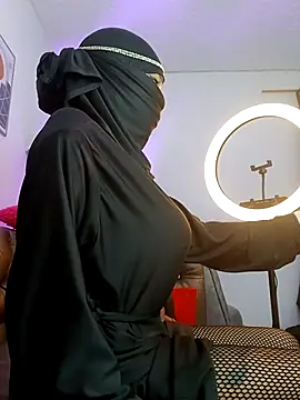 Snapshot of azahara_faraah chatting on 11.01.25 azahara faraah online show from 11.01.25