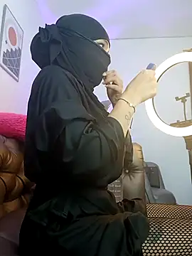 Snapshot of azahara_faraah chatting on 11.07.25 azahara faraah online show from 11.07.25