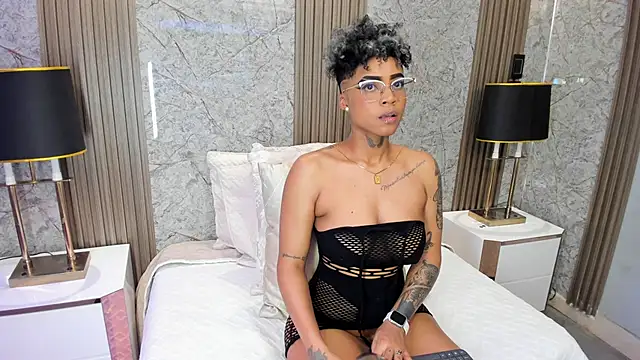 Snapshot of LuciaWallace chatting on 02.17.26 LuciaWallace online show from 02.17.26