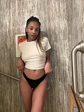 Snapshot of goddesskash chatting on 02.21.25 goddesskash online show from 02.21.25