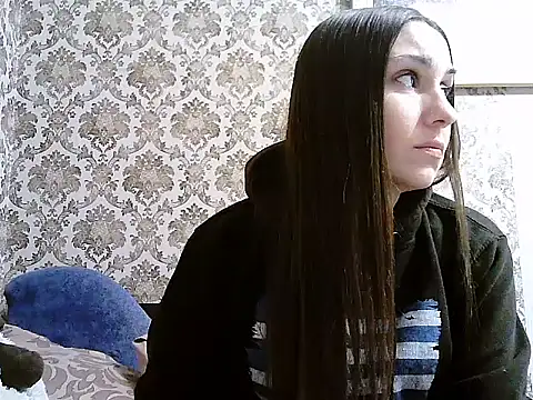 Snapshot of Yuliia30 chatting on 10.19.25 Yuliia30 online show from 10.19.25