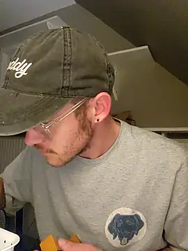 Snapshot of SoxxyNsh chatting on 12.18.25 SoxxyNsh online show from 12.18.25