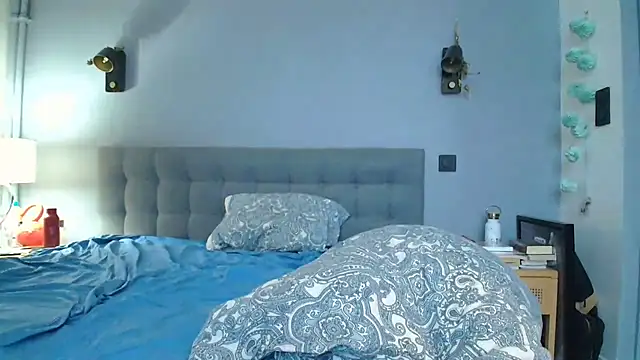 KattyFR online show from 10.27.25