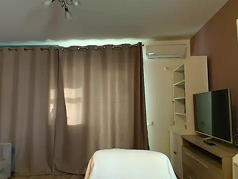 VixenVibesX online show from 01.24.25