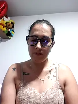 Snapshot of CHARLOTTE_1711 chatting on 10.31.25 CHARLOTTE 1711 online show from 10.31.25