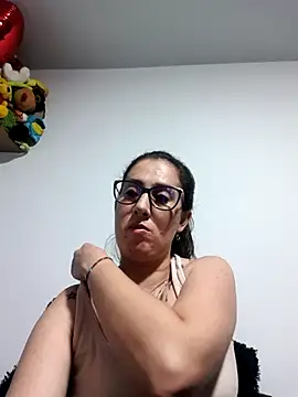 Snapshot of CHARLOTTE_1711 chatting on 11.01.25 CHARLOTTE 1711 online show from 11.01.25