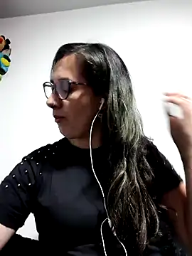 Snapshot of CHARLOTTE_1711 chatting on 11.06.25 CHARLOTTE 1711 online show from 11.06.25