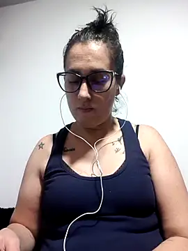 Snapshot of CHARLOTTE_1711 chatting on 11.08.25 CHARLOTTE 1711 online show from 11.08.25