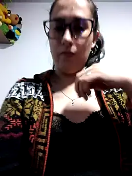 Snapshot of CHARLOTTE_1711 chatting on 11.12.25 CHARLOTTE 1711 online show from 11.12.25