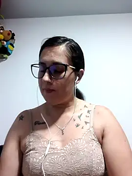 Snapshot of CHARLOTTE_1711 chatting on 11.19.25 CHARLOTTE 1711 online show from 11.19.25