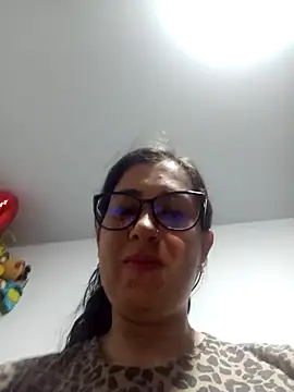 Snapshot of CHARLOTTE_1711 chatting on 12.05.25 CHARLOTTE 1711 online show from 12.05.25