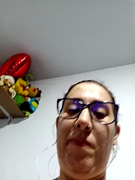 Snapshot of CHARLOTTE_1711 chatting on 12.16.25 CHARLOTTE 1711 online show from 12.16.25