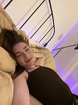 Snapshot of Mary_Leaf chatting on 02.11.25 Mary Leaf online show from 02.11.25