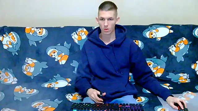 Snapshot of Lester_Broo chatting on 10.03.25 Lester Broo online show from 10.03.25